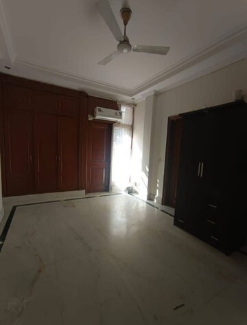 3 BHK Builder Floor For Rent in Navjeevan Vihar