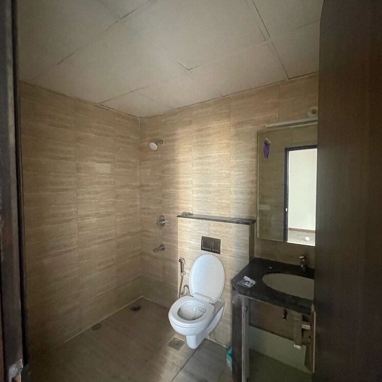 Bathroom, bptp-amstoria 3 Bedroom 2229 Sq.Ft. Builder Floor In Sector 102 Gurgaon 8054793