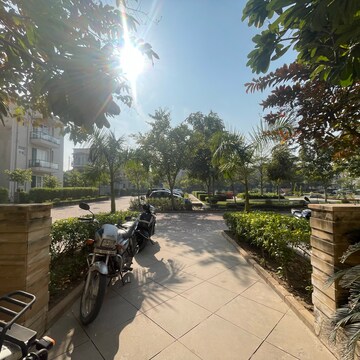 Balcony in 3 BHK Builder Floor at BPTP Amstoria, Sector 102 – for Rent
