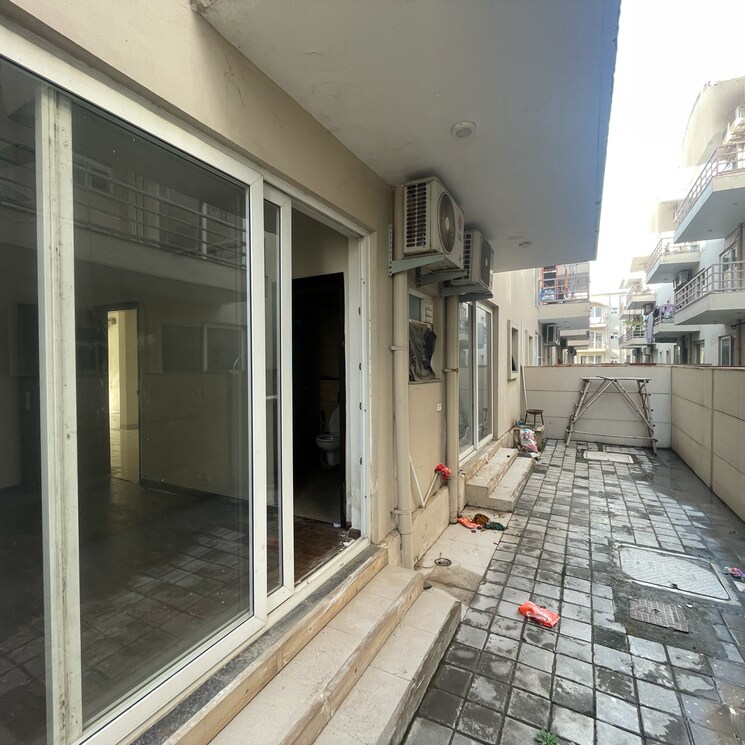 Balcony, bptp-amstoria 3 Bedroom 2229 Sq.Ft. Builder Floor In Sector 102 Gurgaon 8054793