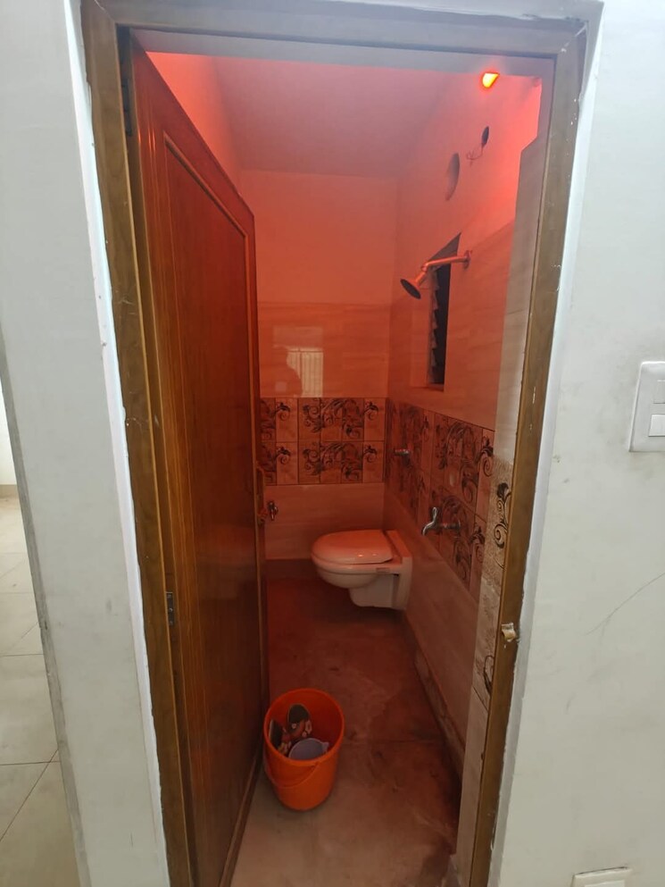 Bathroom, krishna-city 2.5 Bedroom 980 Sq.Ft. Apartment In Keshtopur Kolkata 8054898