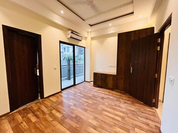 Room in 3 BHK Apartment at Suncity Vatsal Valley, Gwal Pahari – for Rent