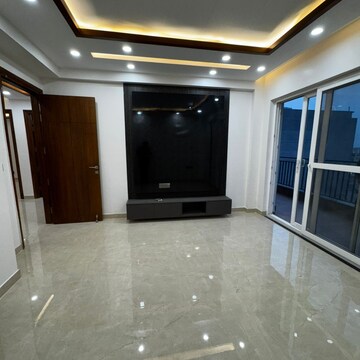 Bedroom in 4 BHK Builder Floor at BPTP Park Central, Sector 85 – for Sale