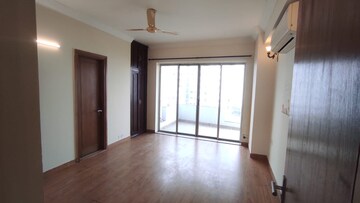 Room in 4 BHK Apartment at Bestech Park View Spa Next, Sector 67 – for Rent