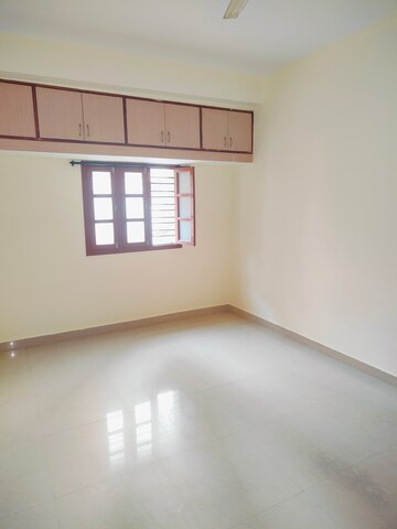 Room in 1 BHK Builder Floor at Gitanjali Corner New Tippasandra, New Thippasandra – for Rent