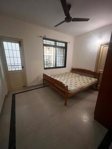 Room in 2 BHK Apartment at Indiranagar – for Rent