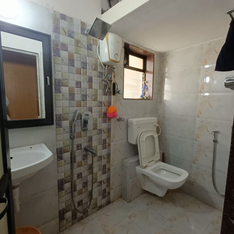 Bathroom, shree-ostwal-orchid-building-no-9-to-12 2 Bedroom 550 Sq.Ft. Apartment In Kanakia Park Thane 8054957