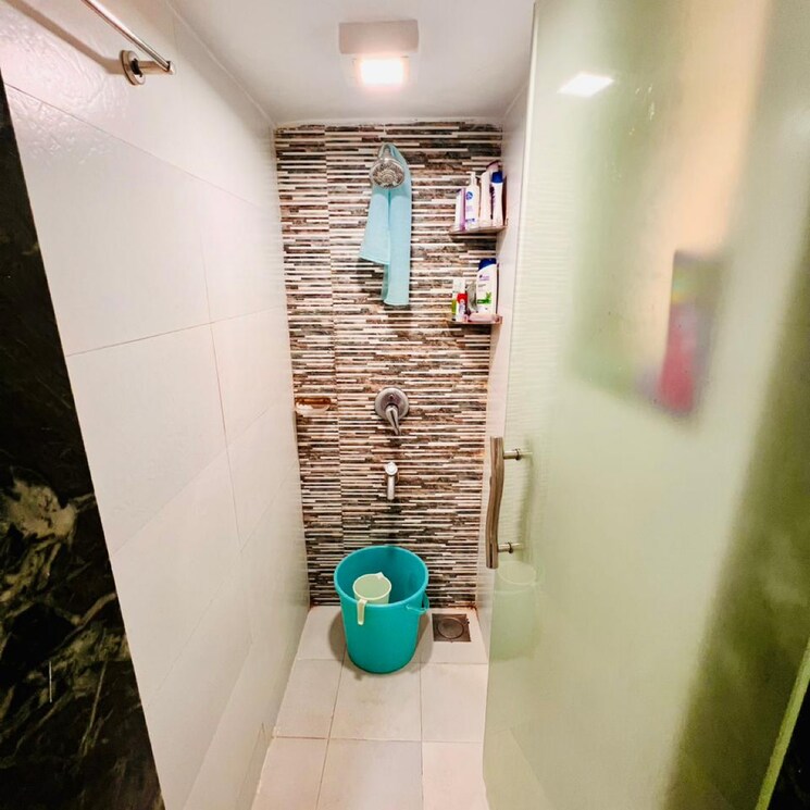 Bathroom, om-surya-darshan-chsl 2 Bedroom 900 Sq.Ft. Apartment In Mira Road Thane 8055009