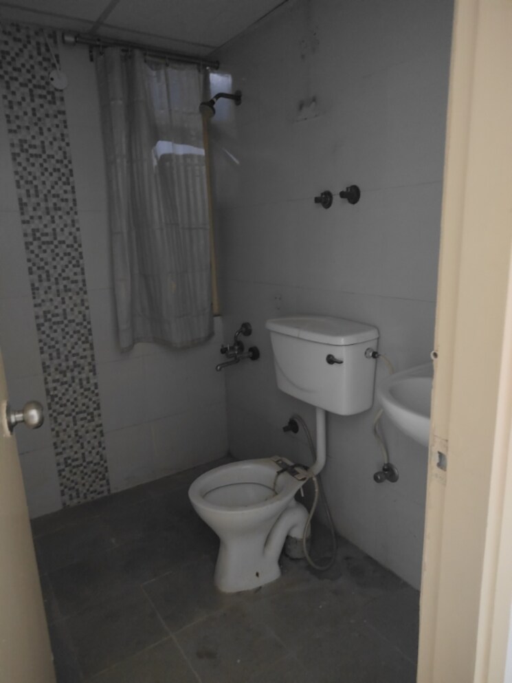 Bathroom, signature-solera-apartment 2 Bedroom 489 Sq.Ft. Apartment In Sector 107 Gurgaon 8055063