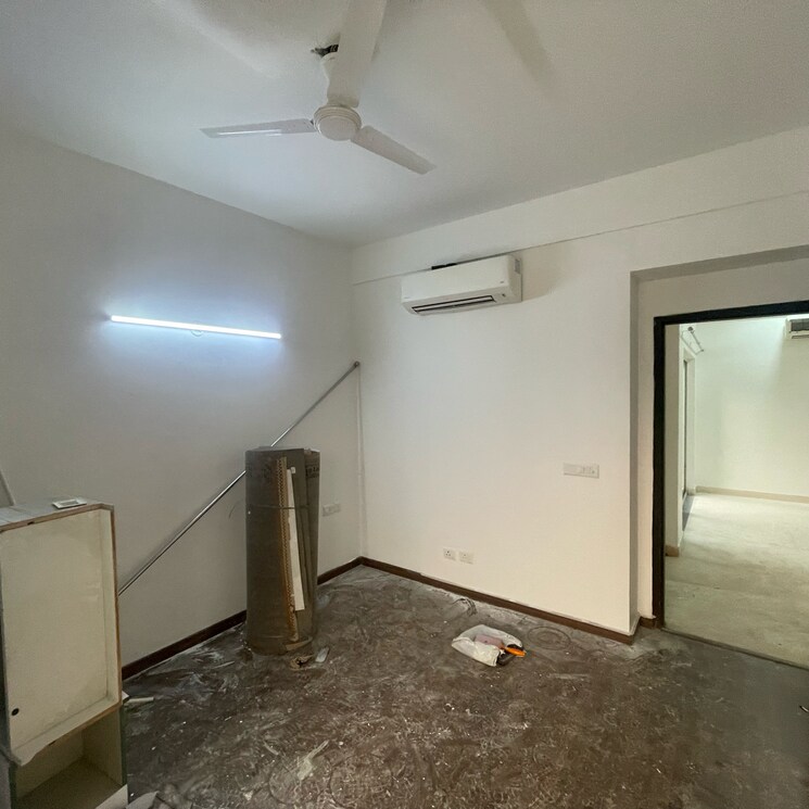 Room, bptp-amstoria 3 Bedroom 2229 Sq.Ft. Builder Floor In Sector 102 Gurgaon 8055066