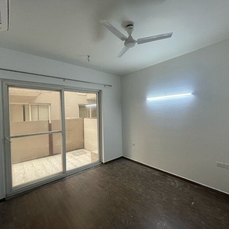 Room, bptp-amstoria 3 Bedroom 2229 Sq.Ft. Builder Floor In Sector 102 Gurgaon 8055066