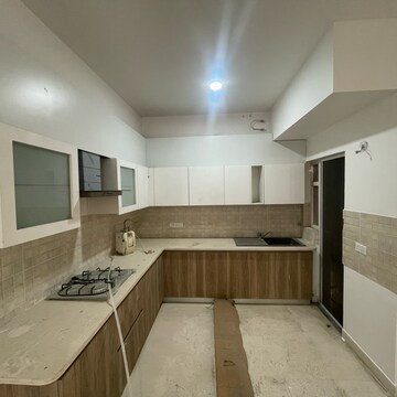 Kitchen in 3 BHK Builder Floor at BPTP Amstoria, Sector 102 – for Sale