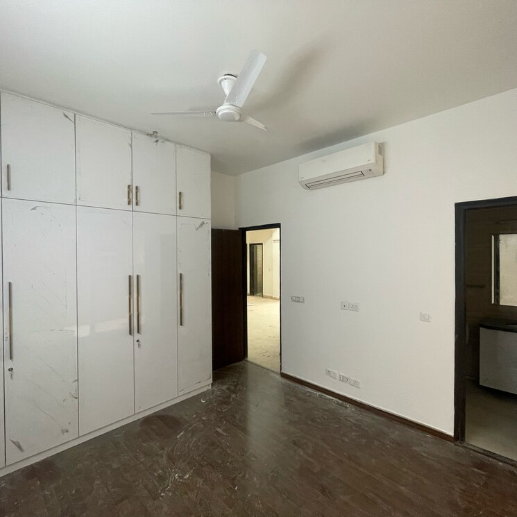 Room, bptp-amstoria 3 Bedroom 2229 Sq.Ft. Builder Floor In Sector 102 Gurgaon 8055066