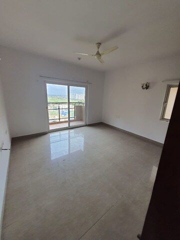 Room in 3 BHK Apartment at Salarpuria Gold Summit, Hennur – for Sale