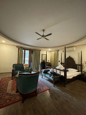 Gym in 6 BHK Independent House at Vasant Kunj – for Rent