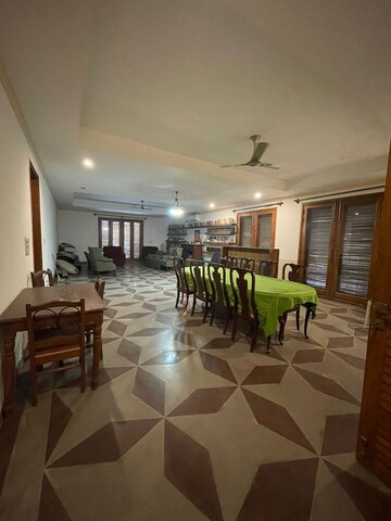 Gym in 6 BHK Independent House at Vasant Kunj – for Rent