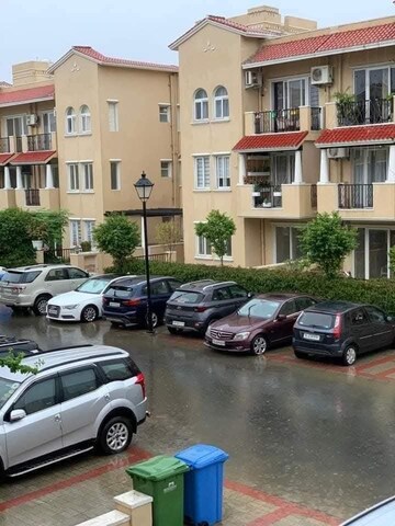 Parking in 4 BHK Apartment at Sector 65 – for Rent