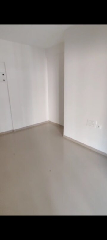 Room in 2 BHK Apartment at Monarch Prathmesh CHS, Malad West – for Rent