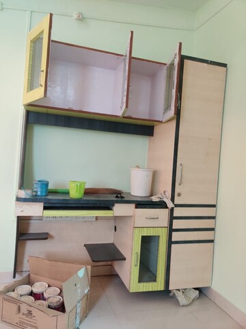 Furnished Amenities in 2 BHK Apartment at Rahul 20 Oaks, Kothrud – for Rent