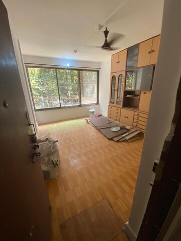 Room in 1 BHK Apartment at Vanaz Corner, Kothrud – for Rent
