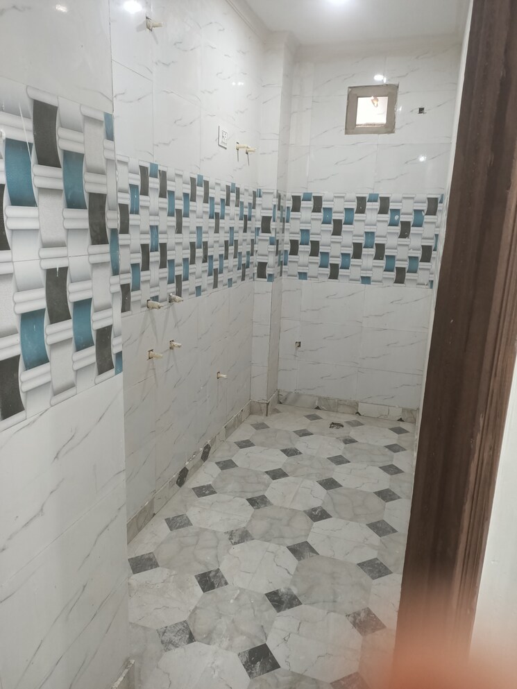 Bathroom, tughlakabad extension 2 Bedroom 450 Sq.Ft. Independent House In Tughlakabad Extension Delhi 8055283