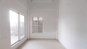 Room in 3 BHK Apartment at Indiabulls Sky Forest, Lower Parel – for Sale