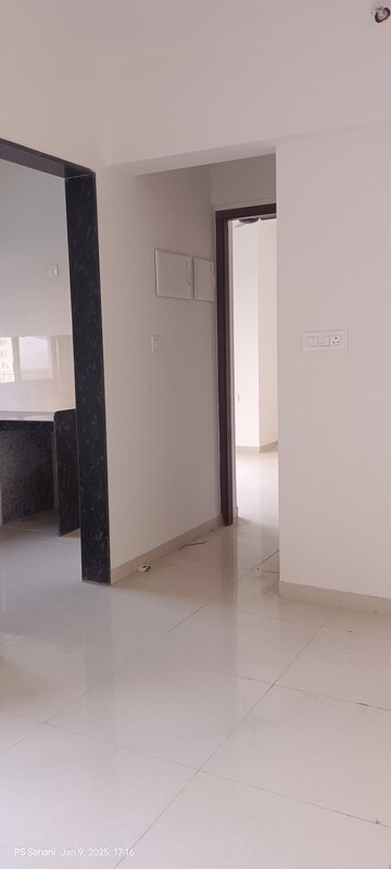 Room in 1 BHK Apartment at Runwal Eirene Part 1, Balkum Pada – for Rent