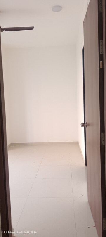 Room in 1 BHK Apartment at Runwal Eirene Part 1, Balkum Pada – for Rent