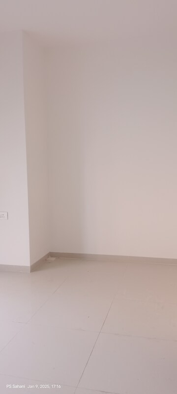 Room in 1 BHK Apartment at Runwal Eirene Part 1, Balkum Pada – for Rent