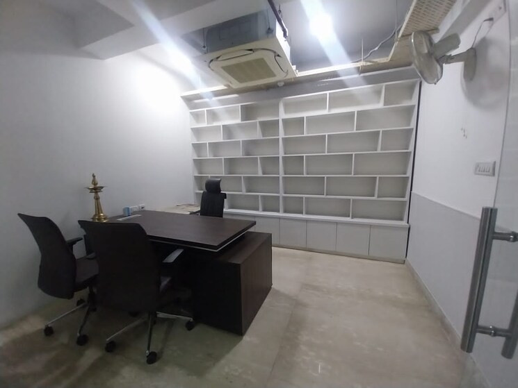 Team Area, defence colony Commercial Office Space 217 Sq.Yd. In Defence Colony Delhi 8055342