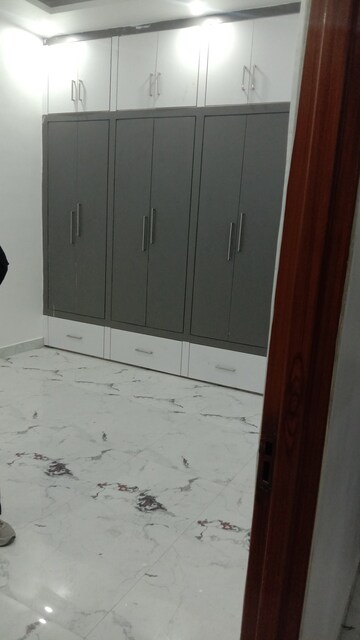 Room in 2.5 BHK Builder Floor at Patel Nagar 3 – for Rent