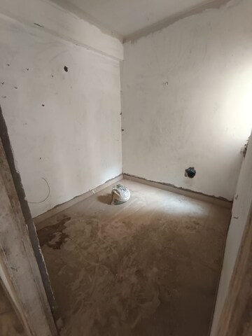 Bathroom in 2.5 BHK Apartment at Amrapali Terrace Homes, Tech Zone 4 Greater Noida – for Rent