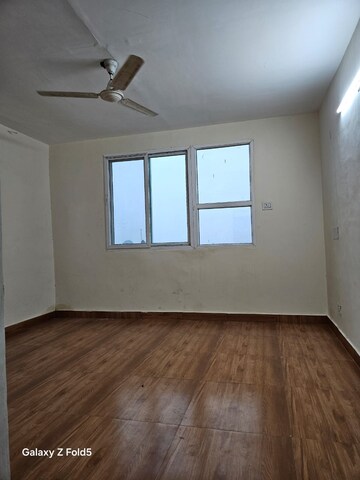 Room in 3 BHK Apartment at ABA Cleo County, Sector 121 – for Rent