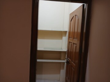 Room in 2 BHK Independent House at Gomti Nagar – for Rent