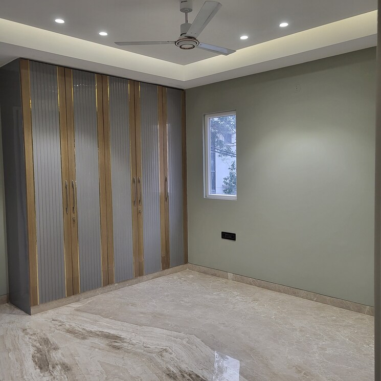 undefined, anand vihar 3 Bedroom 190 Sq.Yd. Builder Floor In Anand Vihar Delhi 8055382