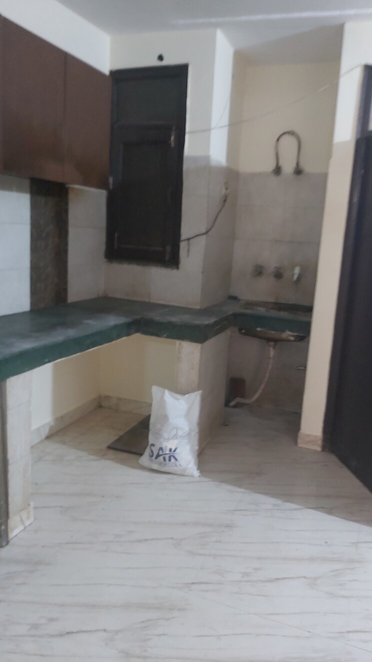 Kitchen, mayur vihar 2.5 Bedroom 550 Sq.Ft. Builder Floor In Mayur Vihar Delhi 8055396