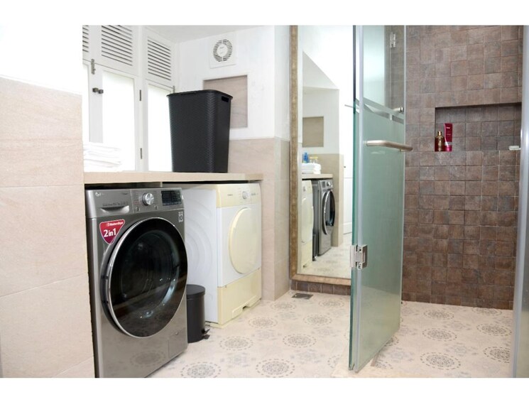 Bathroom, hill-post 4 Bedroom 1600 Sq.Ft. Apartment In Pali Hill Mumbai 8055395