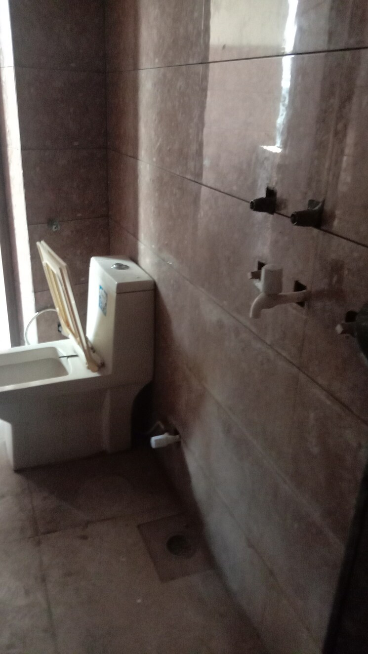 Bathroom, patel nagar 3 6+ Bedroom 280 Sq.Yd. Independent House In Patel Nagar 3 Ghaziabad 8055410