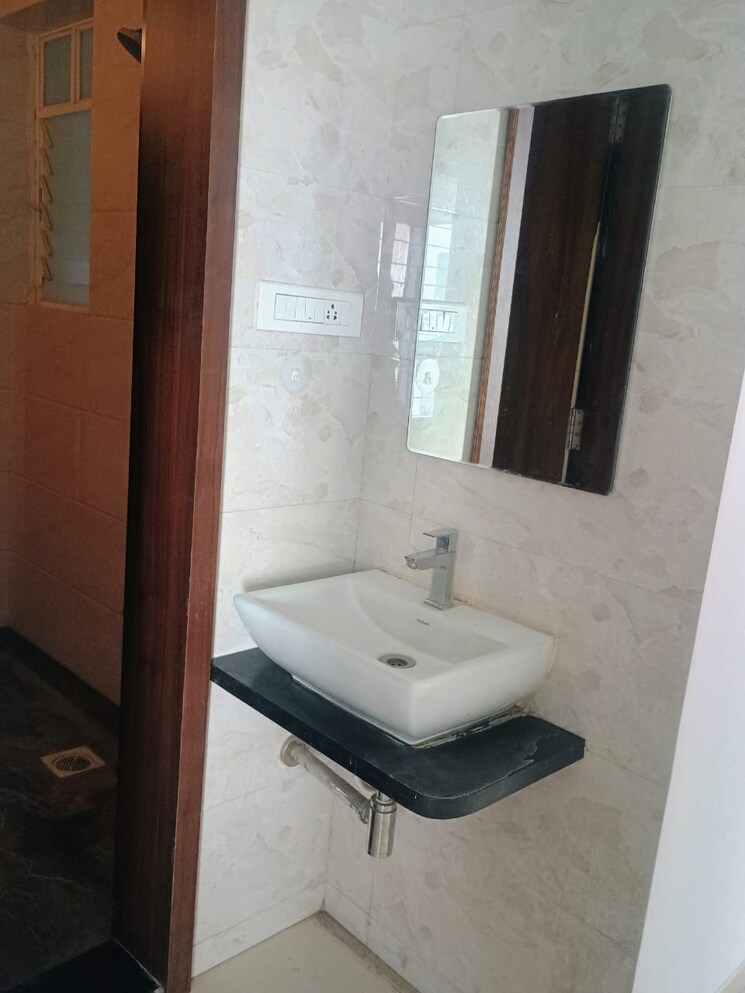 Bathroom, charwad-indu-paradise 2 Bedroom 774 Sq.Ft. Apartment In Ambegaon Budruk Pune 8055402