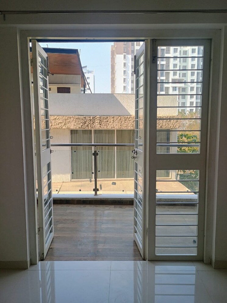 Balcony, charwad-indu-paradise 2 Bedroom 774 Sq.Ft. Apartment In Ambegaon Budruk Pune 8055402