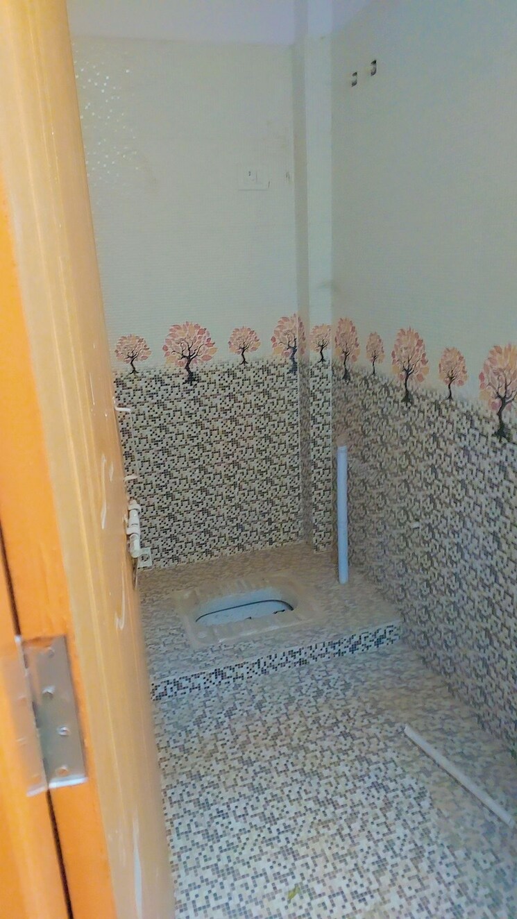 Bathroom, wazirganj 3 Bedroom 1300 Sq.Ft. Independent House In Wazirganj Lucknow 8055414