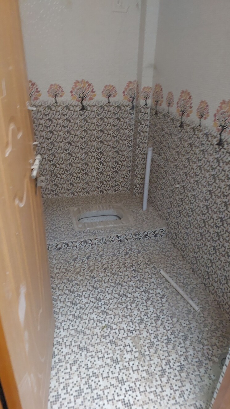 Bathroom, wazirganj 3 Bedroom 1300 Sq.Ft. Independent House In Wazirganj Lucknow 8055414