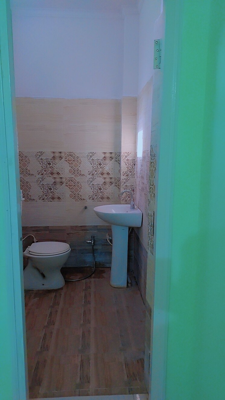 Bathroom, kalyanpur 3 Bedroom 1400 Sq.Ft. Independent House In Kalyanpur Lucknow 8055448