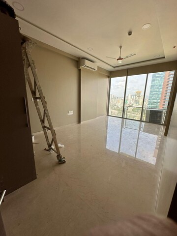 Building Lobby in 4 BHK Apartment at Kohinoor Square Altissimo, Dadar West – for Rent