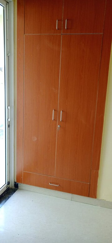 Furnished Amenities in 3 BHK Builder Floor at Unitech South City II, Sector 50 – for Rent