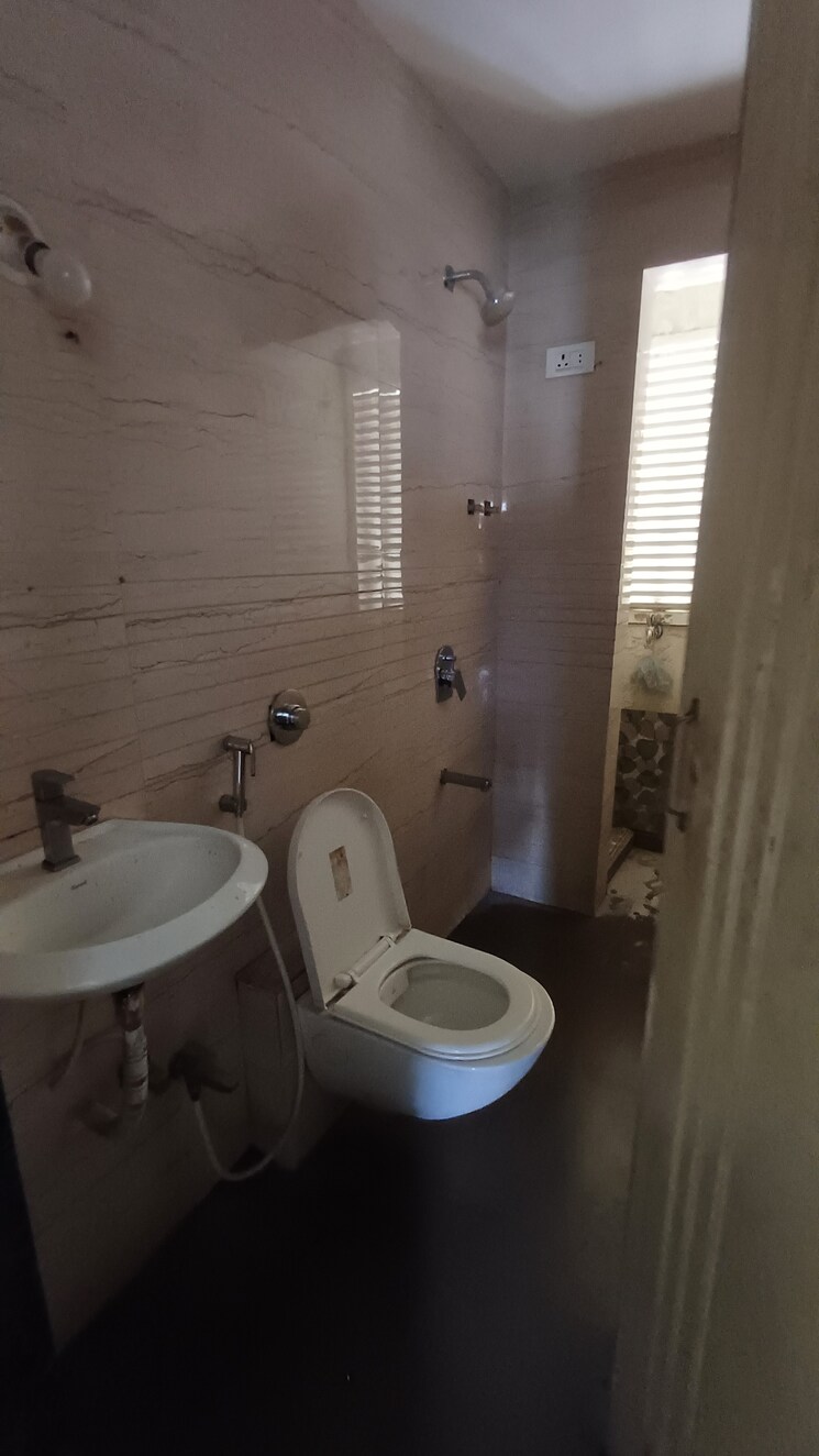 Bathroom, eternity-mall 2 Bedroom 950 Sq.Ft. Apartment In Thane West Thane 8055546