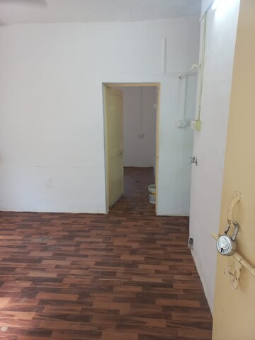 Room in 1 BHK Apartment at Shastrinagar – for Rent