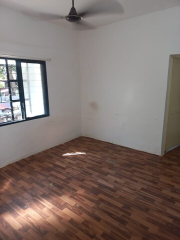Room in 1 BHK Apartment at Shastrinagar – for Rent