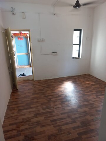Room in 1 BHK Apartment at Shastrinagar – for Rent
