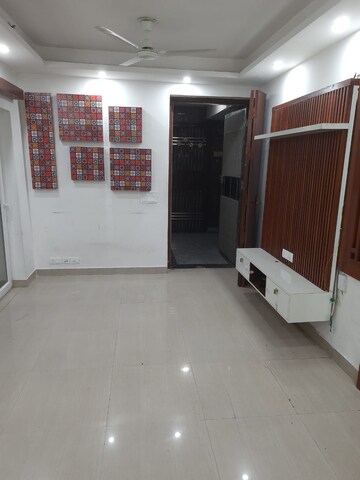 Room in 3 BHK Apartment at Antriksh Golf City, Sector 150 – for Rent